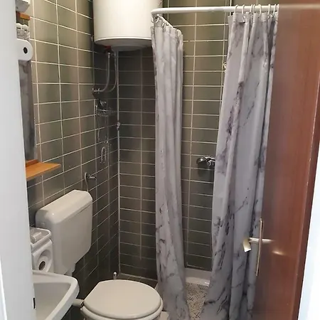 Ana - 1 Bedroom, Garden, Near The Beach * Porec