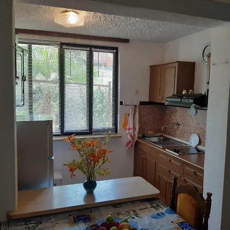 Ana - 1 Bedroom, Garden, Near The Beach *
