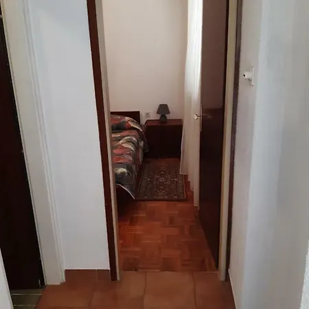 Apartment Ana - 1 Bedroom, Garden, Near The Beach *