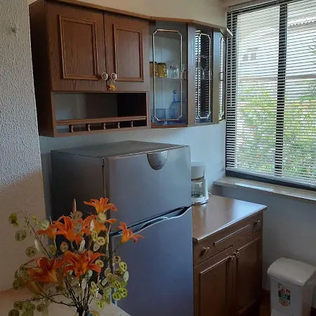 Ana - 1 Bedroom, Garden, Near The Beach Apartment Porec
