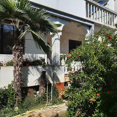 Apartment Ana - 1 Bedroom, Garden, Near The Beach *