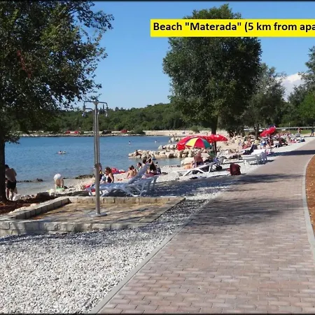 Ana - 1 Bedroom, Garden, Near The Beach Porec